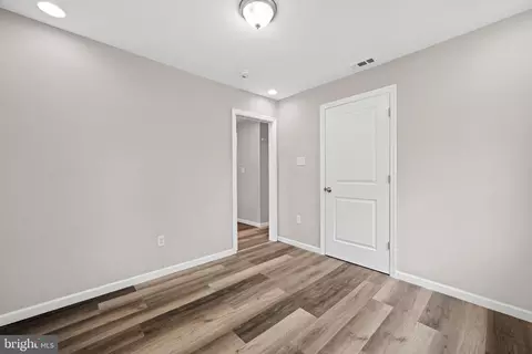 Entry Way - 168 Silver Lake Dr, Clementon, NJ 08021 photo 2 of 2