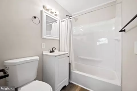 Bath - 168 Silver Lake Dr, Clementon, NJ 08021 photo 1 of 1