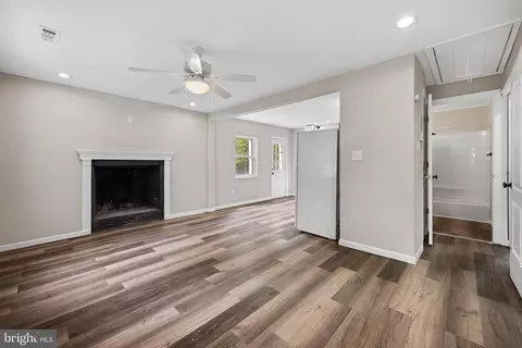 Living - 168 Silver Lake Dr, Clementon, NJ 08021 photo 1 of 3