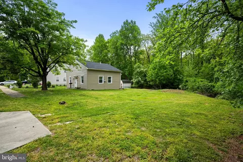 Exterior - 168 Silver Lake Dr, Clementon, NJ 08021 photo 2 of 4