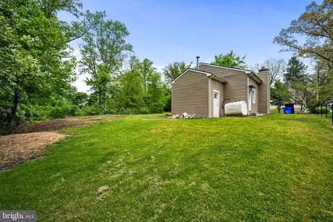 Exterior - 168 Silver Lake Dr, Clementon, NJ 08021 photo 3 of 4