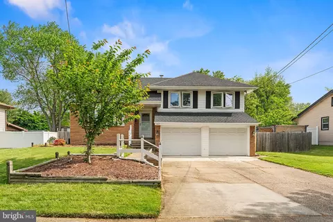 217 Belle Arbor Dr, Cherry Hill, NJ 08034