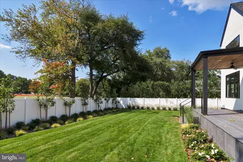 Exterior - 736 Cedar Ave, Haddonfield, NJ 08033 photo 1 of 4