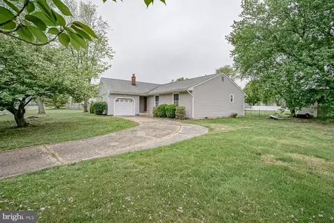 55 Wayside Rd, Berlin, NJ 08009