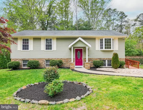 21 Debras Ln, Sicklerville, NJ 08081