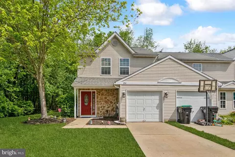84 High Meadows Dr, Sicklerville, NJ 08081