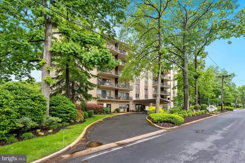 601 Chestnut Pl, Cherry Hill, NJ 08002