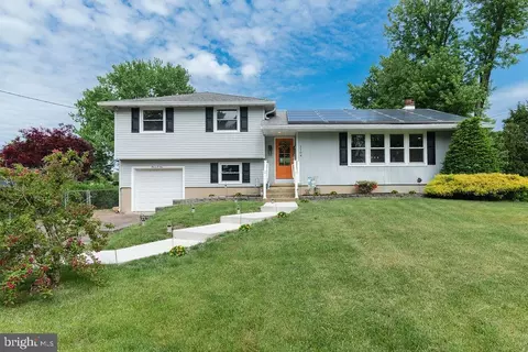 1104 Essex Ave, Voorhees, NJ 08043