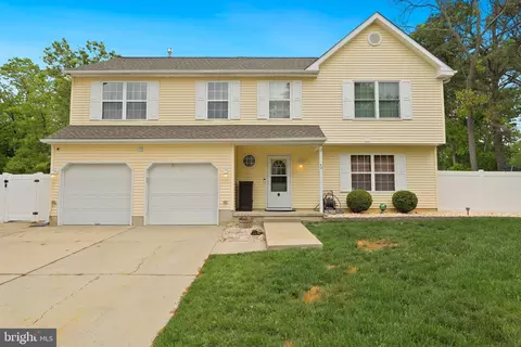 40 Country Club Rd, Pine Hill, NJ 08021