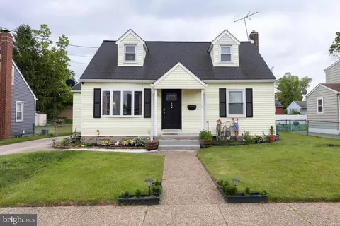 122 Maryland Ave, Magnolia, NJ 08049