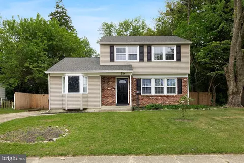 39 Joans Ln, Berlin, NJ 08009