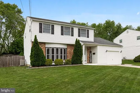 112 Saddle Ridge Rd, Voorhees, NJ 08043