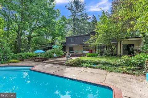 1202 Cotswold Ln, Cherry Hill, NJ 08034