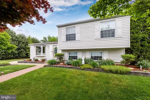 3 Briar Creek Rd, Sicklerville, NJ 08081