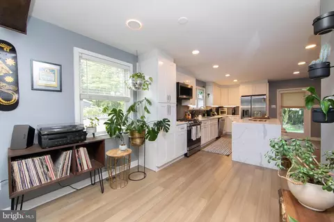 Entry Way - 1323 Sylvan Dr, Haddon Heights, NJ 08035 photo 2 of 7