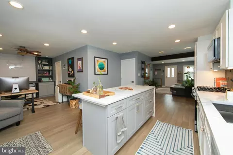 Entry Way - 1323 Sylvan Dr, Haddon Heights, NJ 08035 photo 4 of 7