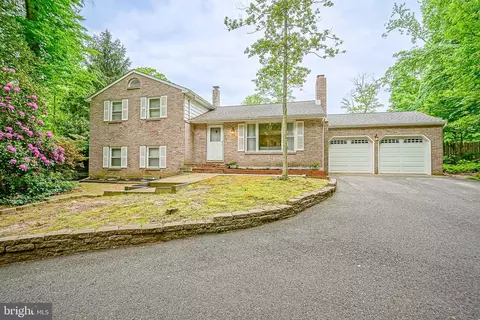 14 Glen Dr, Voorhees, NJ 08043