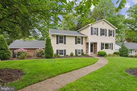 237 Oak Ave, Haddonfield, NJ 08033