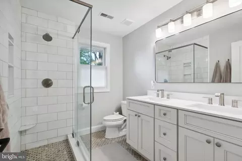 Bath - 237 Oak Ave, Haddonfield, NJ 08033 photo 1 of 2