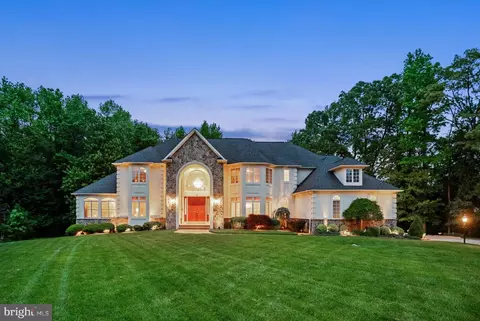 14 Laurie Dr, Voorhees, NJ 08043