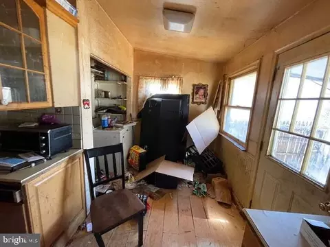 Entry Way - 29 E 8th Ave, Pine Hill, NJ 08021 photo 3 of 8