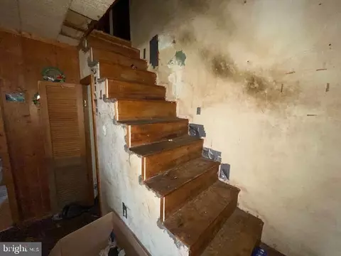 Entry Way - 29 E 8th Ave, Pine Hill, NJ 08021 photo 5 of 8
