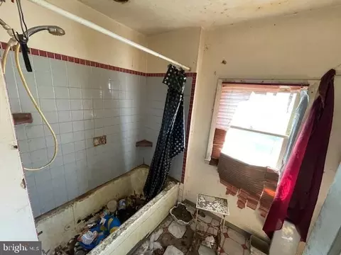 Bath - 29 E 8th Ave, Pine Hill, NJ 08021 photo 1 of 1