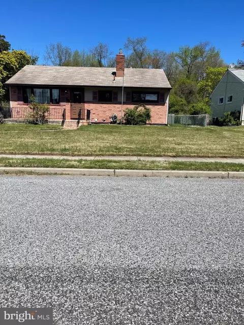 307 North Dr, Blackwood, NJ 08012