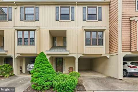 122 Kings Croft, Cherry Hill, NJ 08034