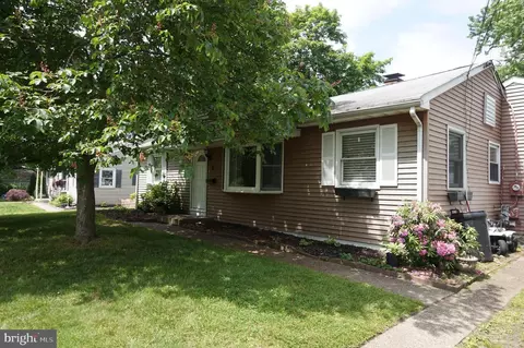 9 Filbert Ave, Stratford, NJ 08084