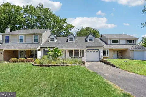 70 Wynnewood Dr, Voorhees, NJ 08043