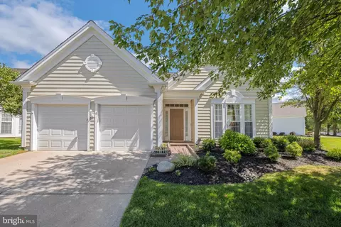 6 Festival Dr, Voorhees, NJ 08043