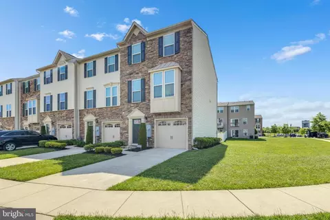 87 Village Green Ln, Sicklerville, NJ 08081