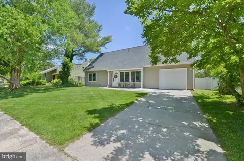 37 Peoria Ln, Sicklerville, NJ 08081