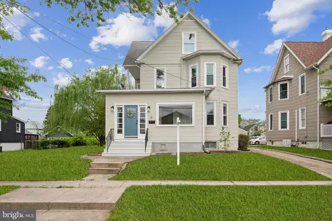 21 W Bettlewood Ave, Oaklyn, NJ 08107