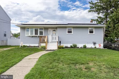 55 Bradley Ave, Bellmawr, NJ 08031