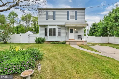 207 S Atlantic Ave, Stratford, NJ 08084