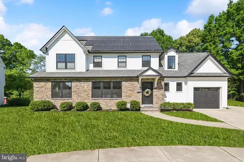210 Meadow Dr, Haddonfield, NJ 08033
