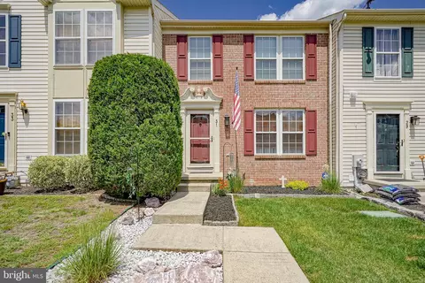 31 Players Ln, Pine Hill, NJ 08021