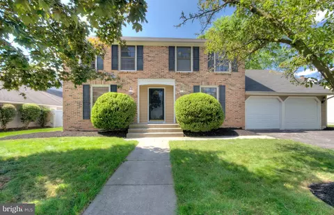 7 Saint Andrews Dr, Clementon, NJ 08021