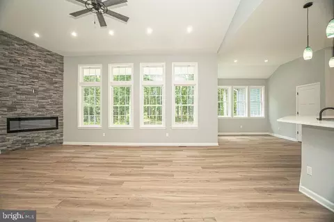 Living - 655 Erial Rd, Sicklerville, NJ 08081 photo 1 of 2