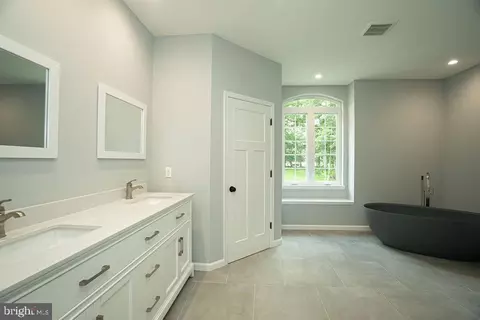 Bath - 655 Erial Rd, Sicklerville, NJ 08081 photo 1 of 3