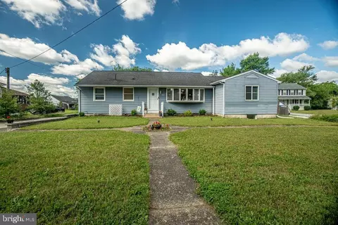 705 Watsontown Rd, Berlin, NJ 08009