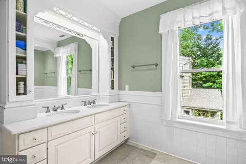Bath - 129 Walnut St, Haddonfield, NJ 08033 photo 3 of 8