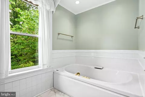 Bath - 129 Walnut St, Haddonfield, NJ 08033 photo 4 of 8