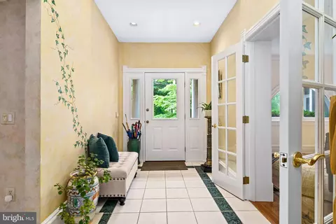 Entry Way - 129 Walnut St, Haddonfield, NJ 08033 photo 2 of 4