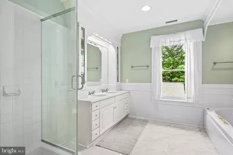Bath - 129 Walnut St, Haddonfield, NJ 08033 photo 2 of 8