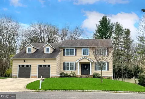 9 Lynn Ct, Voorhees, NJ 08043