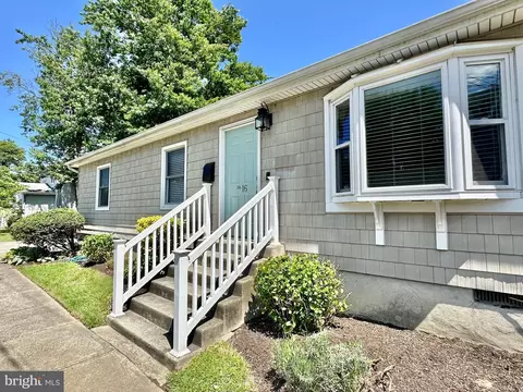 16 Walton Ave, Westmont, NJ 08108