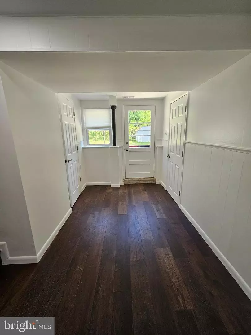 Entry Way - 142 Ashbrook Rd, Cherry Hill, NJ 08034 photo 2 of 3